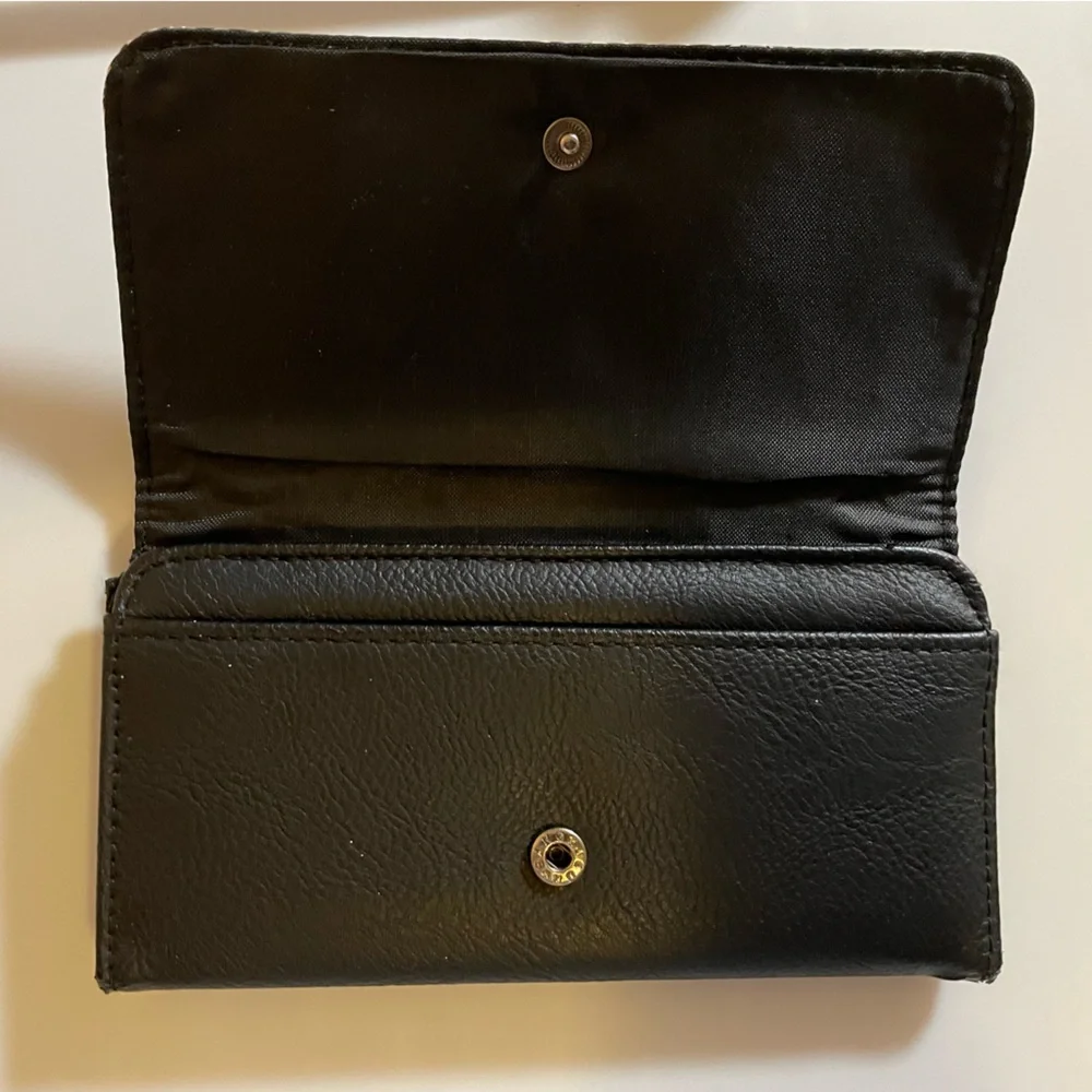 Hot Topic Black and White Clutch - Picture 4 of 4